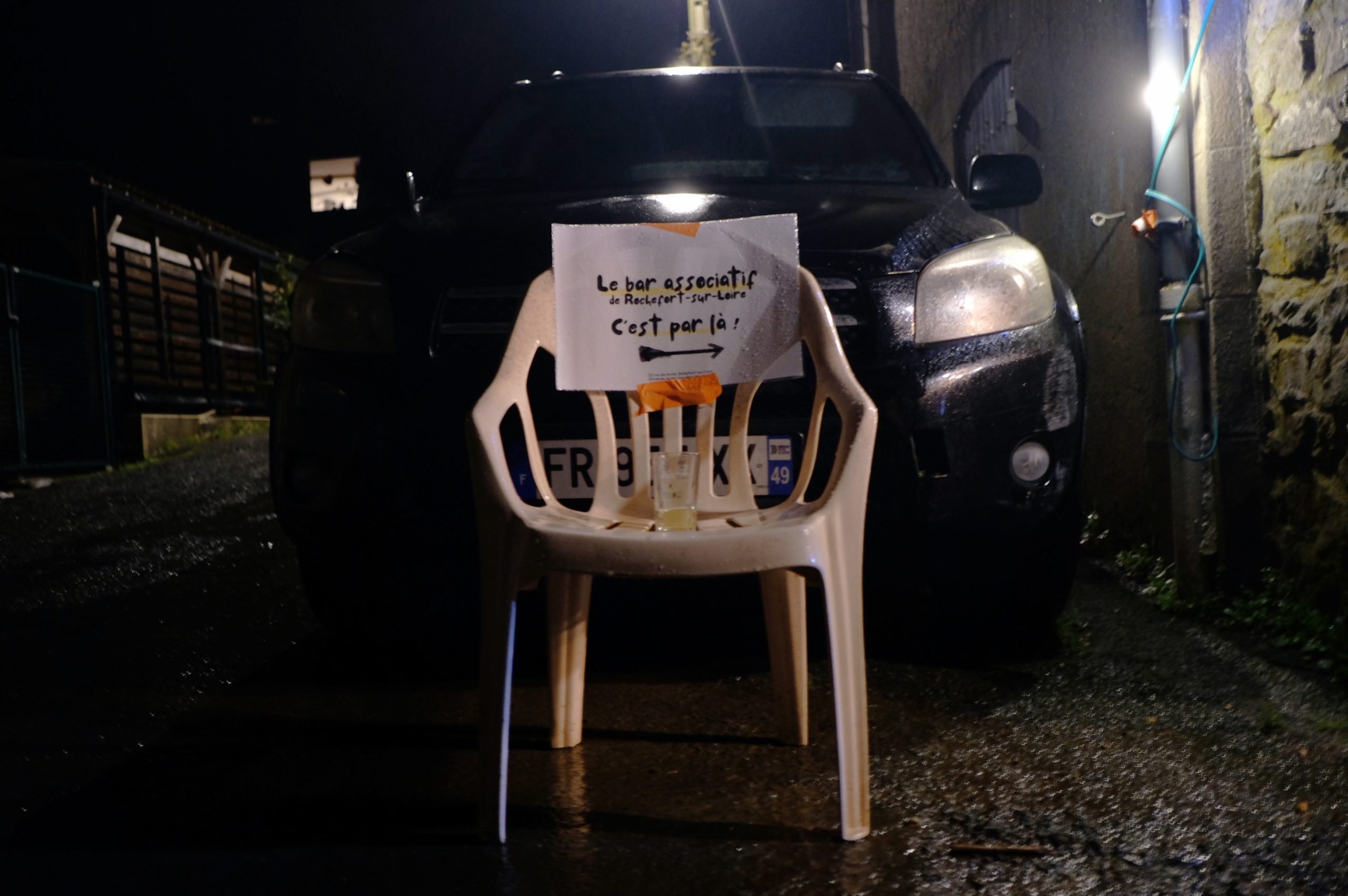 Ouvert en 2025, le café associatif de Rochefort-sur-Loire compte 200 adhérents et ouvre trois fois par mois. © Maxime Pionneau