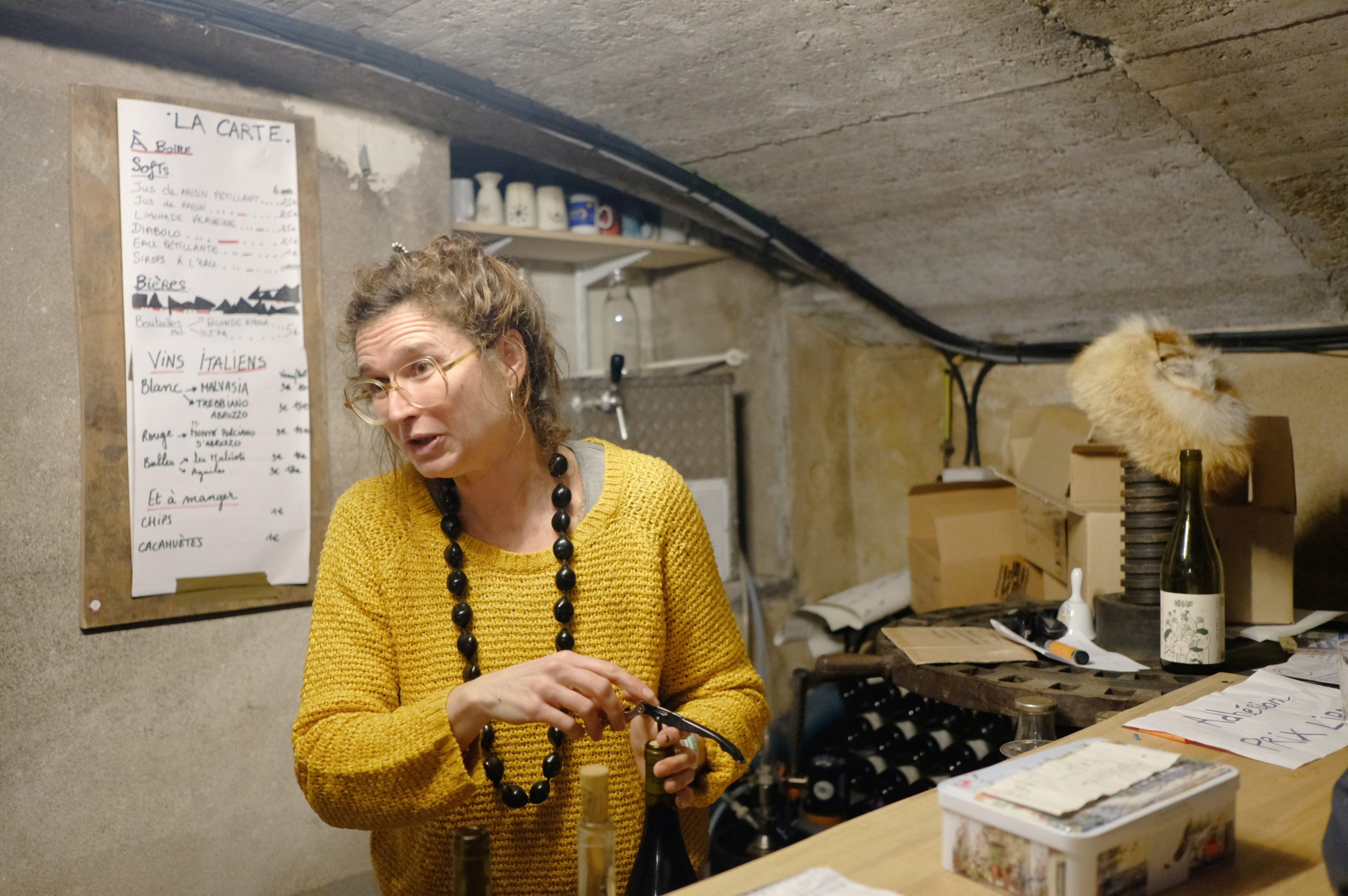 À Rochefort-sur-Loire (Maine-et-Loire), un bar associatif s'est créé après la fermeture d'un bar à vin, à l'été 2024. © Maxime Pionneau